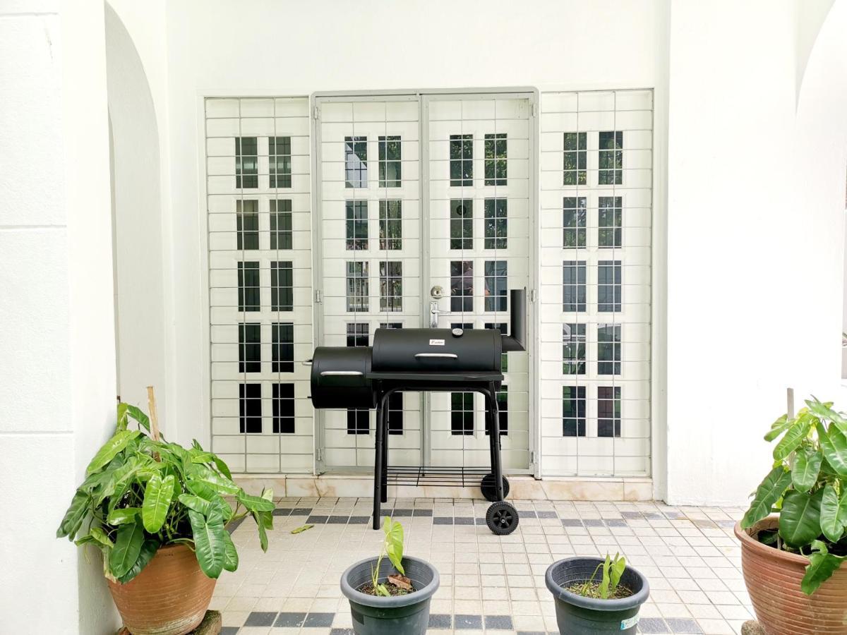 527 Beachhouse L 5 Bedroom With Swimming Pool - 3Min Walk To The Beach Tanjung Bungah  Exterior photo